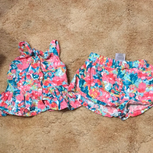 Baby Girl Vince Camuto Short Outfit. Size 24 months - Picture 1 of 3